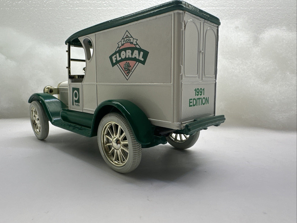 ERTL 1/25 Scale Diecast 2501   1923 Truck Bank   White/Green Used RARE6