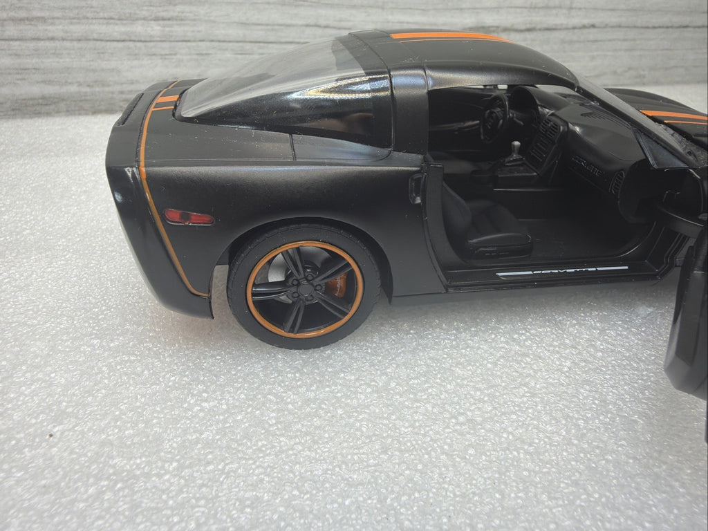 1/24 2009 GREENLIGHT Z06 CORVETTE Excellent Condition RARE  Detailed No Box3