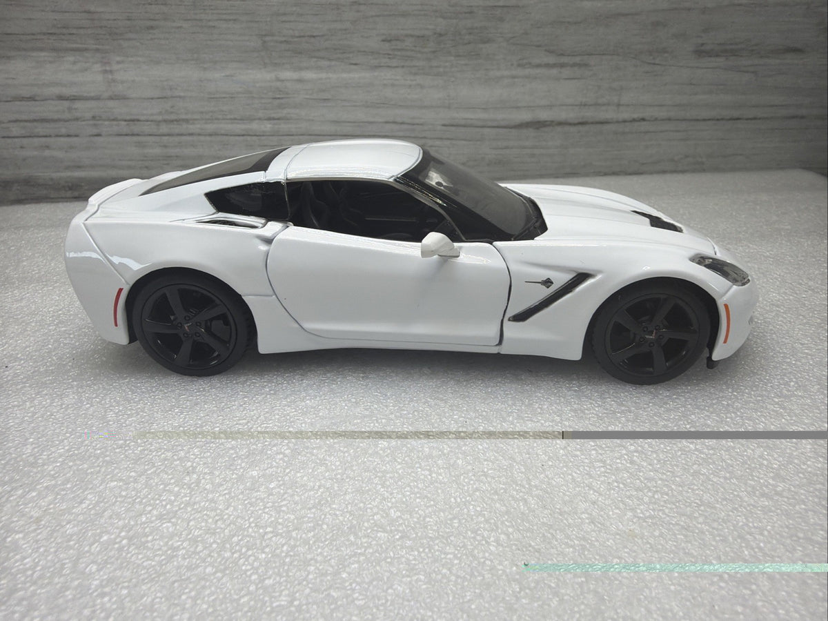 Maisto 2014 Chevrolet Corvette Stingray Grey 1/24 Scale Diecast Car No Box Nice0