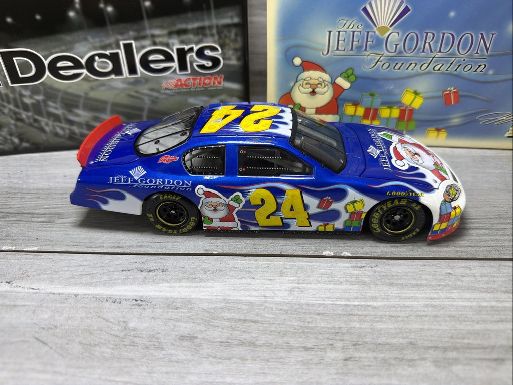 Jeff Gordon #24 Foundation Holiday Car GM Dealers 1:24 1 of 636 2004 Monte Carlo1