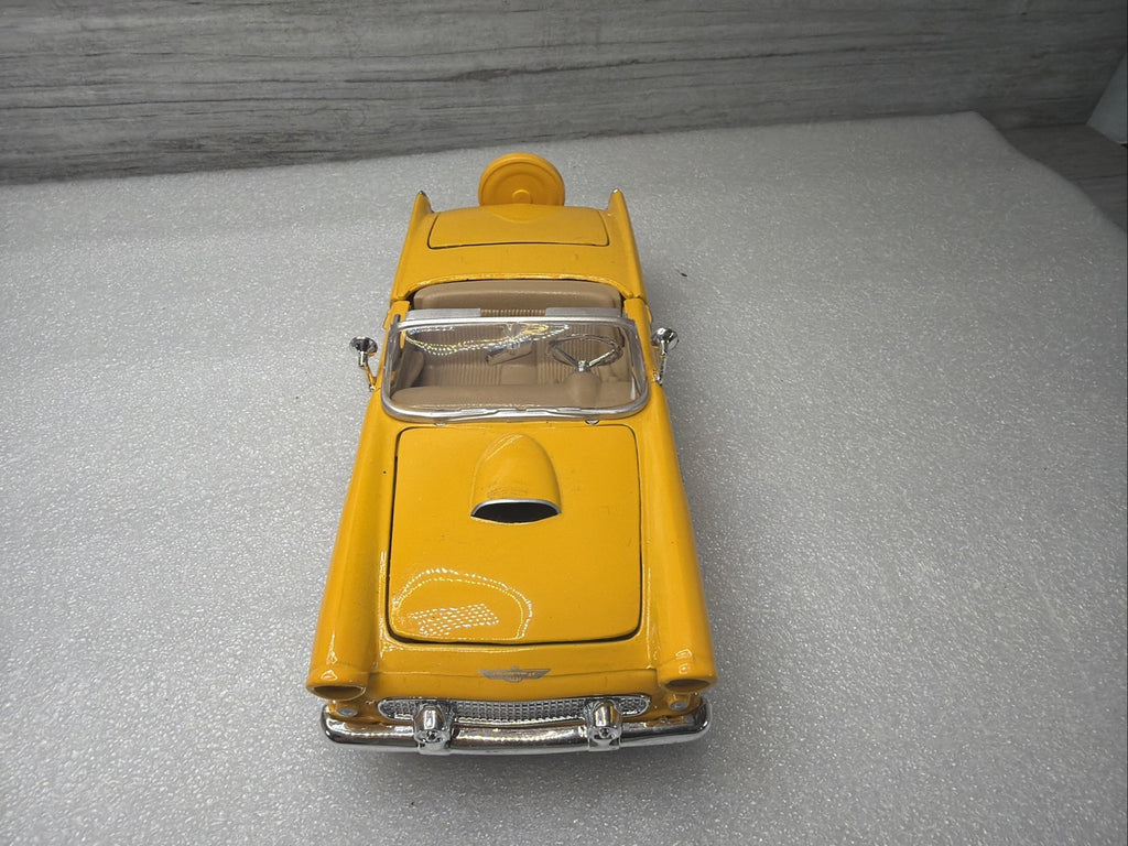 1956 Ford Thunderbird Convertible - Yellow 1:24 Scale Motormax  “show Case”13