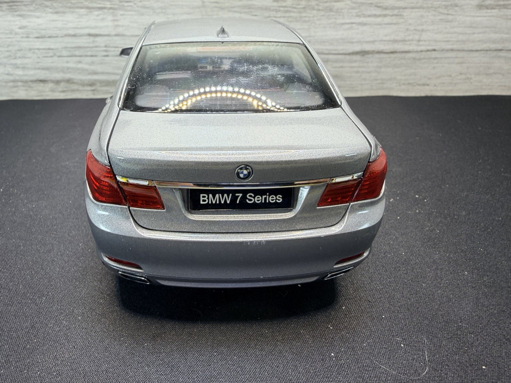 RARE BLACK Kyosho 1:18 BMW 750Li DEALER  SOME MINOR REPAIR NICE NO BOX8