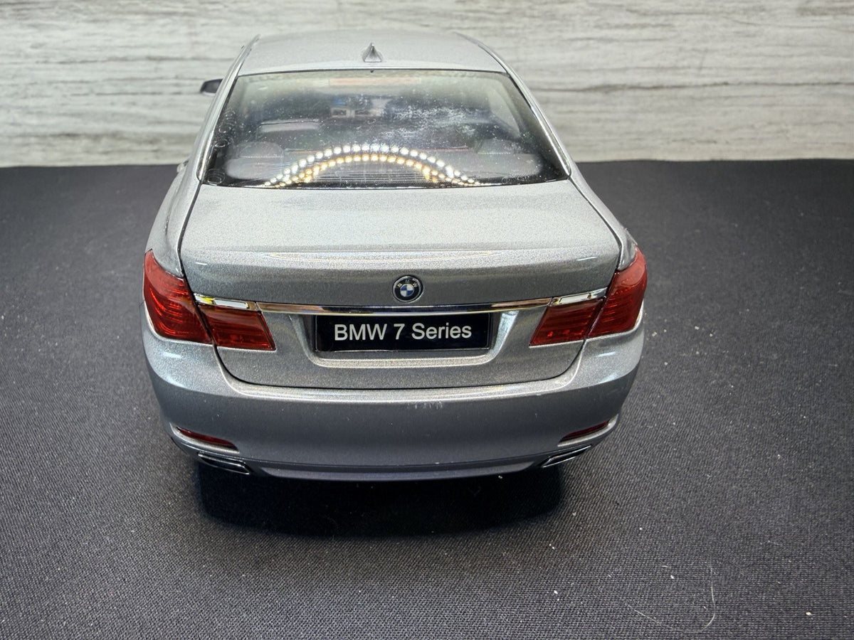 RARE BLACK Kyosho 1:18 BMW 750Li DEALER  SOME MINOR REPAIR NICE NO BOX8
