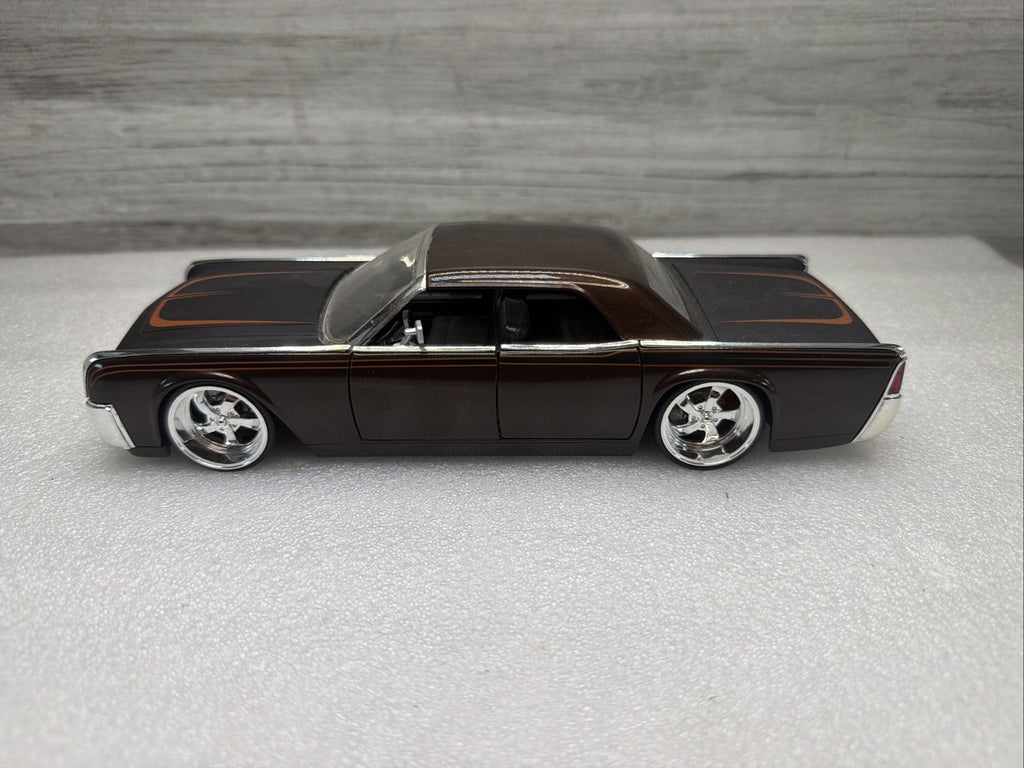 JADA 1/24 LOPRO METALLIC BROWN 1963 LINCOLN CONTINENTAL NICE  No Box0