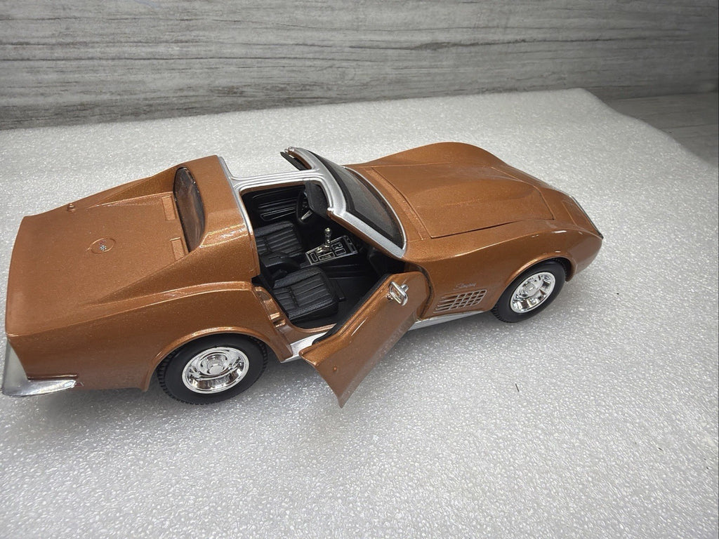 Maisto 1970 Chevrolet Corvette Stingray 1/24 Diecast  Nice Condition No Box11