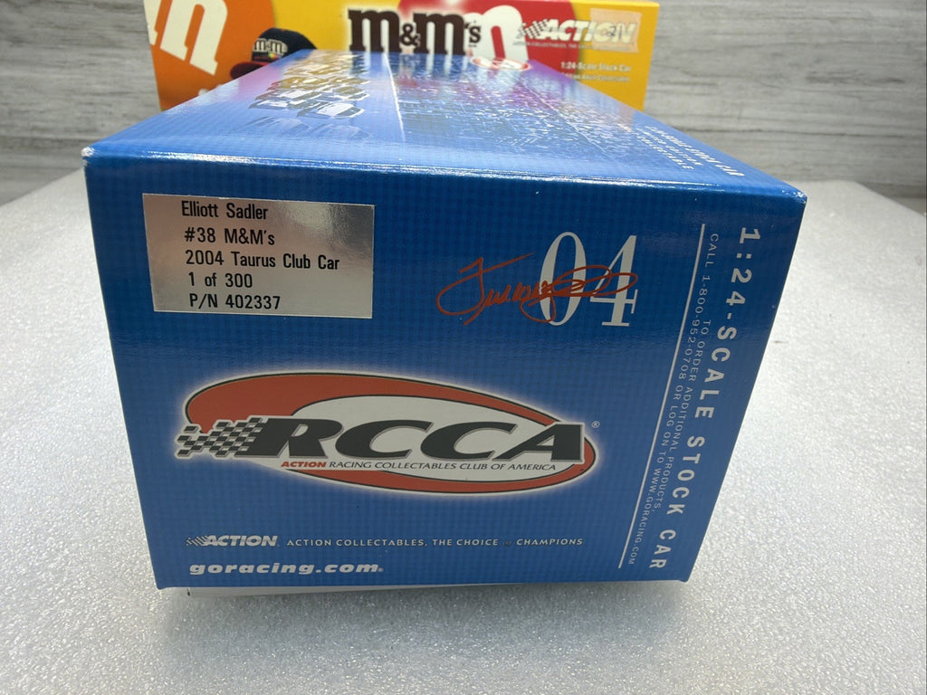 ACTION RCCA Elliott Sadler #38 M&M's 2004 Taurus Club Car 1 of 300 P/N 40233713