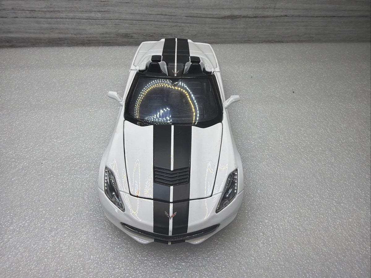 Maisto 2014 Chevrolet Corvette Stingray White  1/24 Scale Diecast Car NoBox Nice7