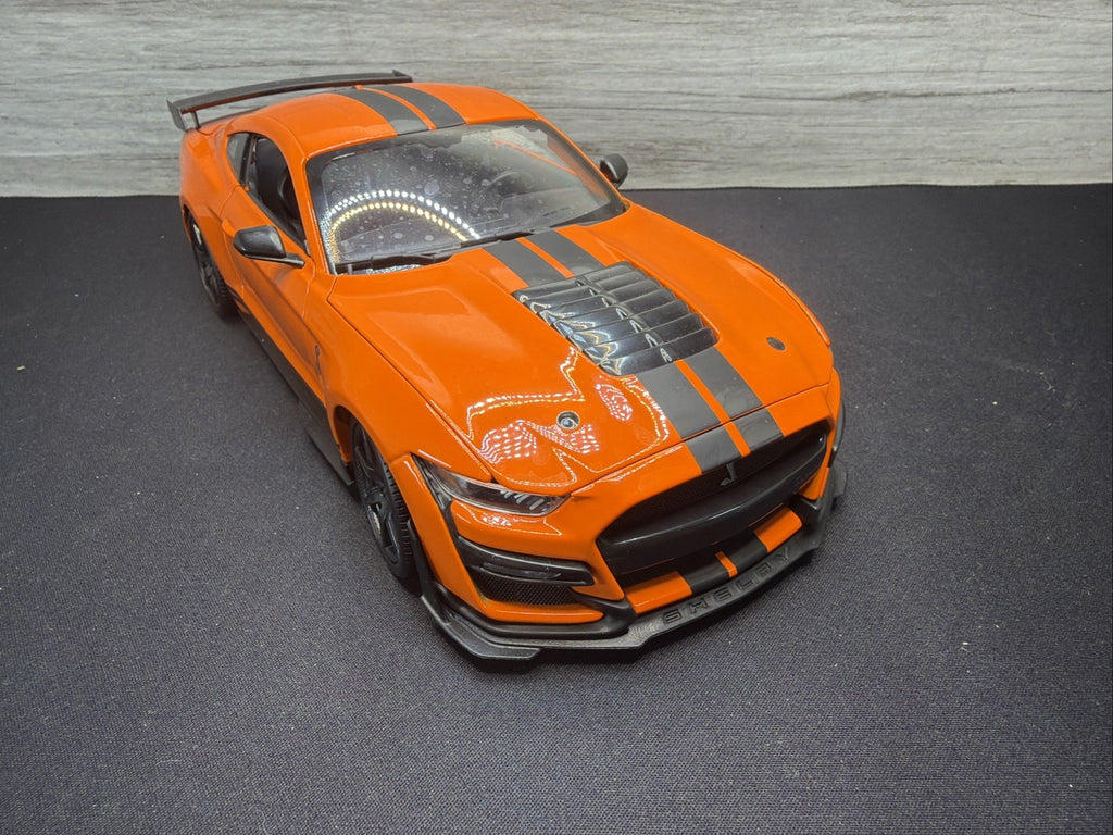 Maisto 1:18 Ford Mustang Shelby GT500 2020 Orange & Black Diecast Car4