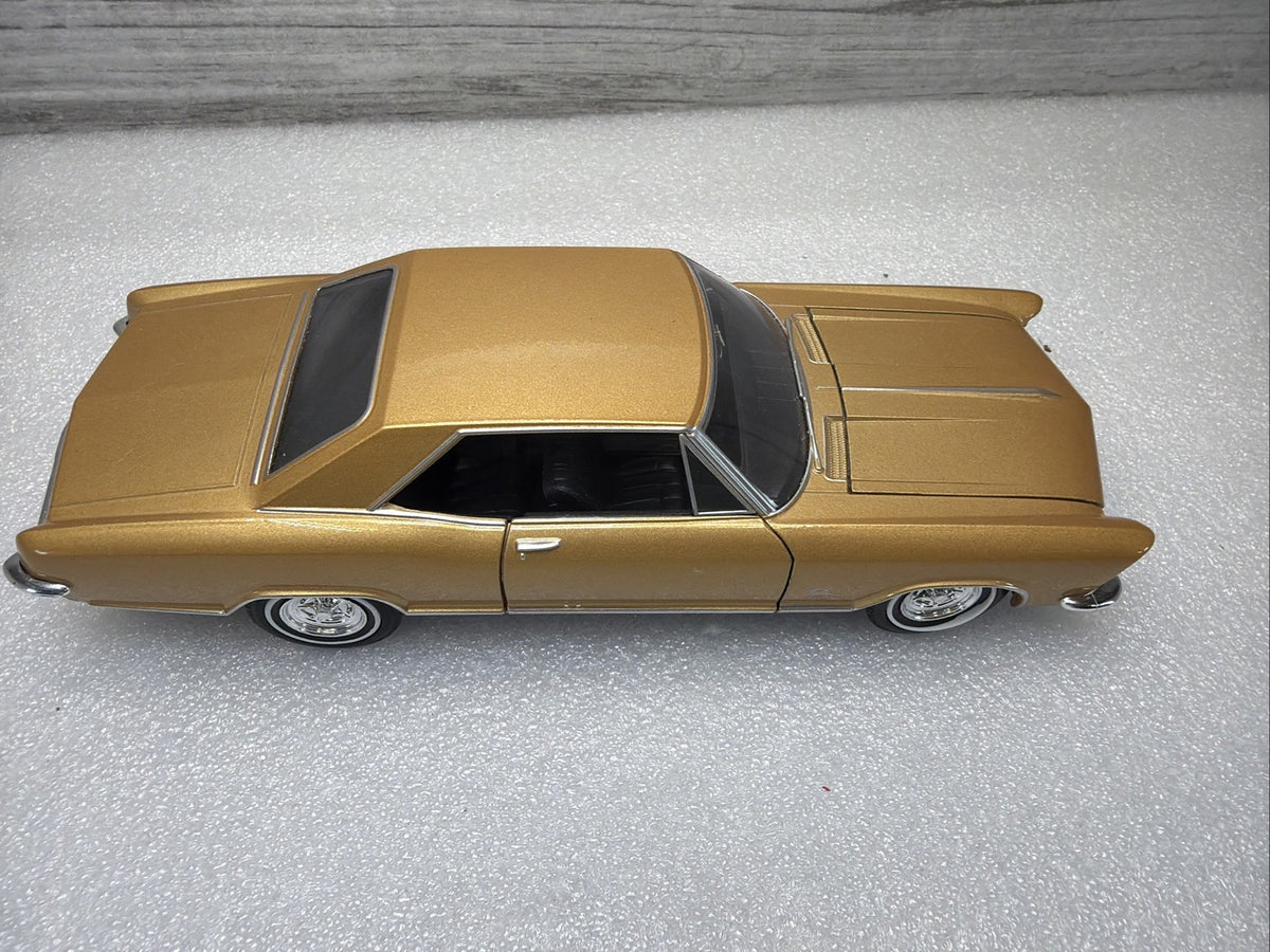 1965 BUICK RIVIERA GRAND SPORT HARD TOP WELLY 24072 1/24 DIECAST CAR GOLD NO BOX2