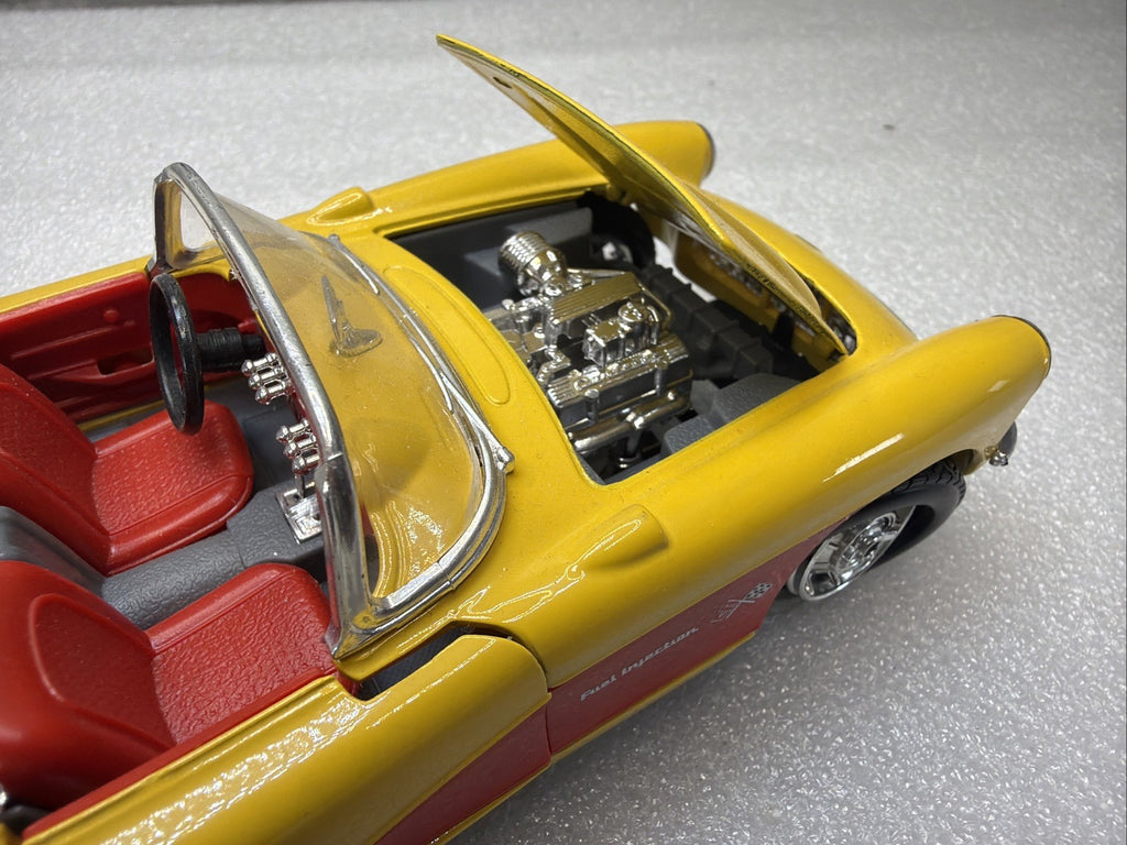 maisto 1/24 1957 chevrolet corvette convertible Nice Car No Box12