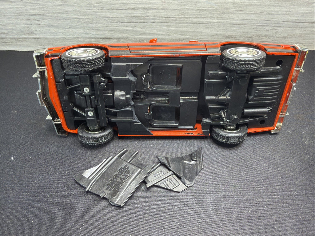 Motor Max 1974 Ford Maverick 1/24 Diecast Model Underneath Damage14