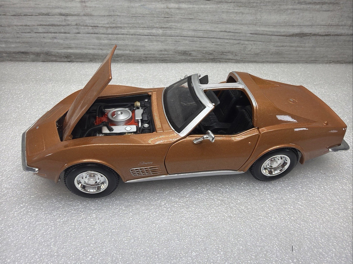 Maisto 1970 Chevrolet Corvette Stingray 1/24 Diecast  Nice Condition No Box5
