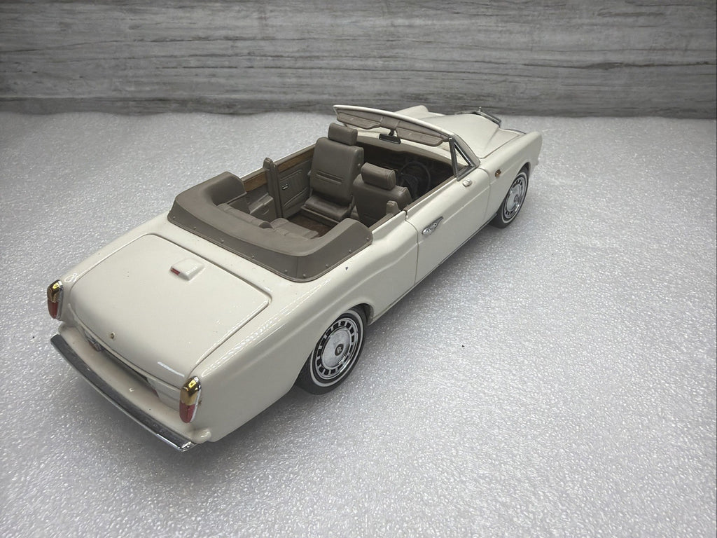 Franklin Mint- 1992 Rolls-Royce Corniche IV Convertible 1/24 Has Damage See Pics14