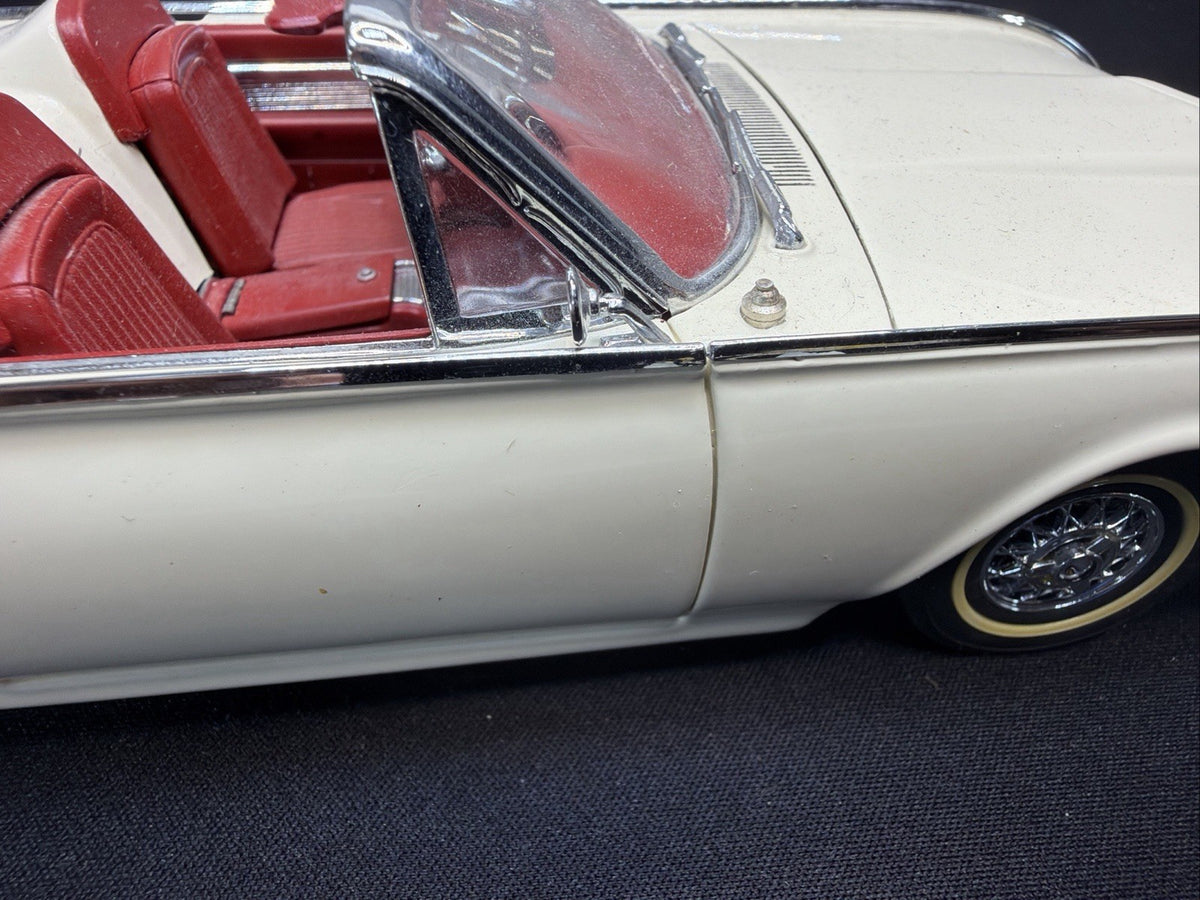 1962 Ford Thunderbird DANBURY MINT 1/24 Convertible- No Box15