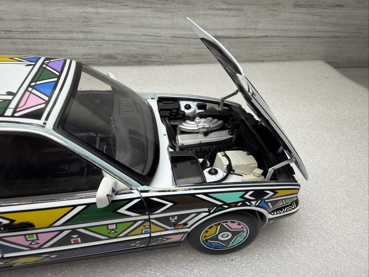 UNIQUE 1/18  BMW Art Car 525i E34 Esther Mahlangu Minichamps 88-95 No Box  Nice15