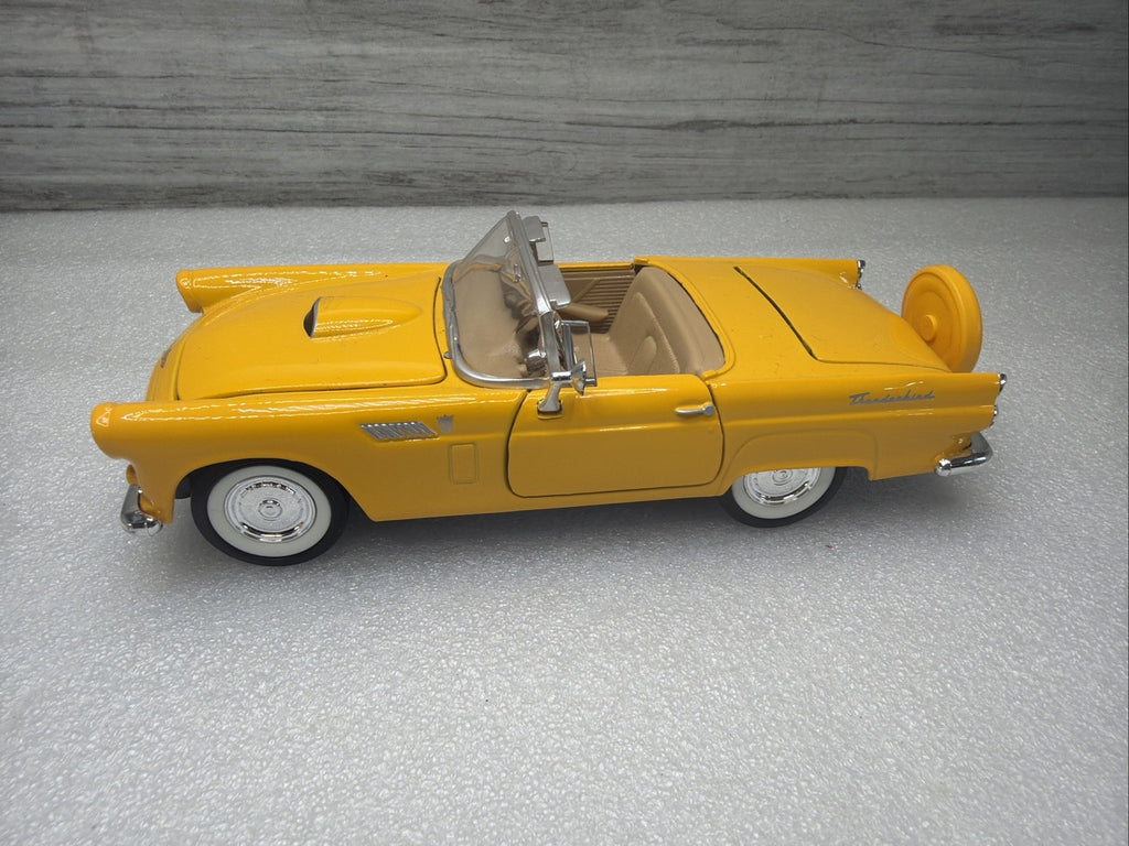 1956 Ford Thunderbird Convertible - Yellow 1:24 Scale Motormax  “show Case”0