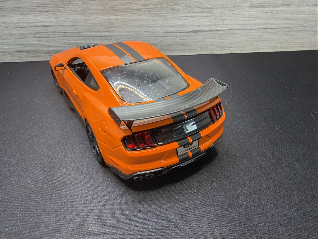 Maisto 1:18 Ford Mustang Shelby GT500 2020 Orange & Black Diecast Car9