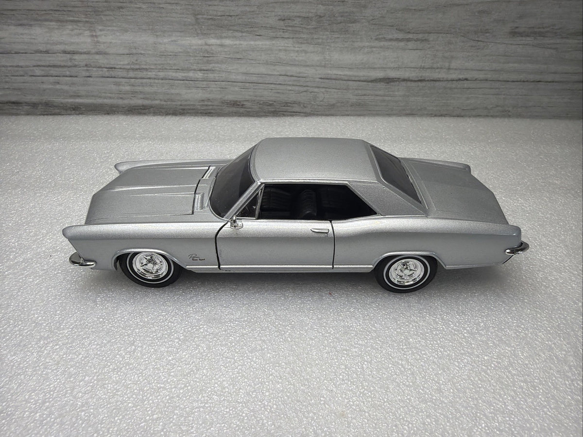 1965 BUICK RIVIERA GRAND SPORT HARD TOP WELLY 24072 1/24 DIECAST CAR SILV NO BOX7