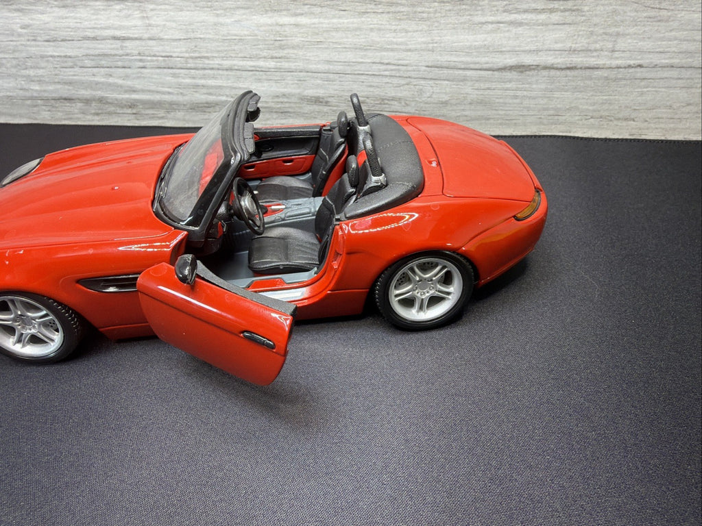 Burago - BMW Z8 Convertible 12