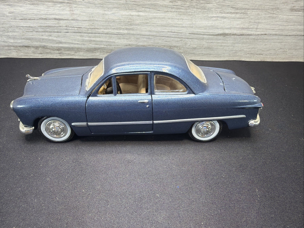 1949 Ford Custom Metal Die Cast 1/24 Scale5
