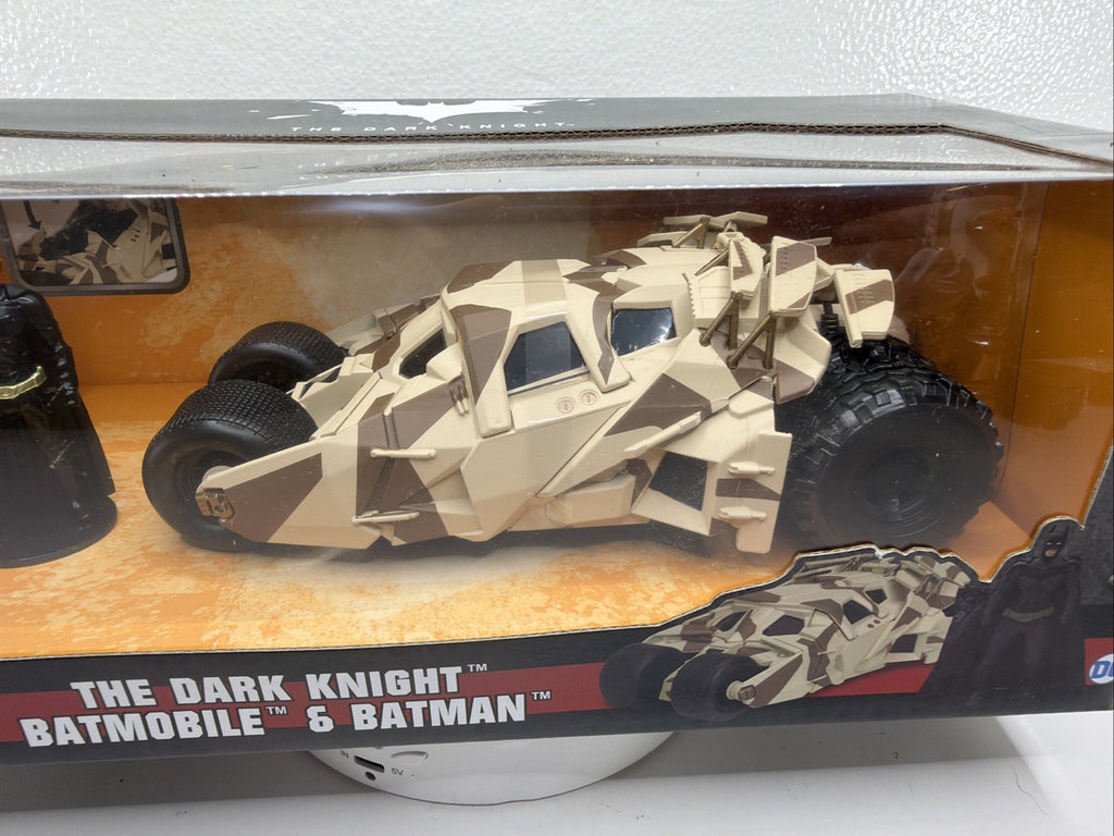 Jada Toys 1: 24 Scale The Dark Knight Batmobile Die-cast Vehicle with Batman2
