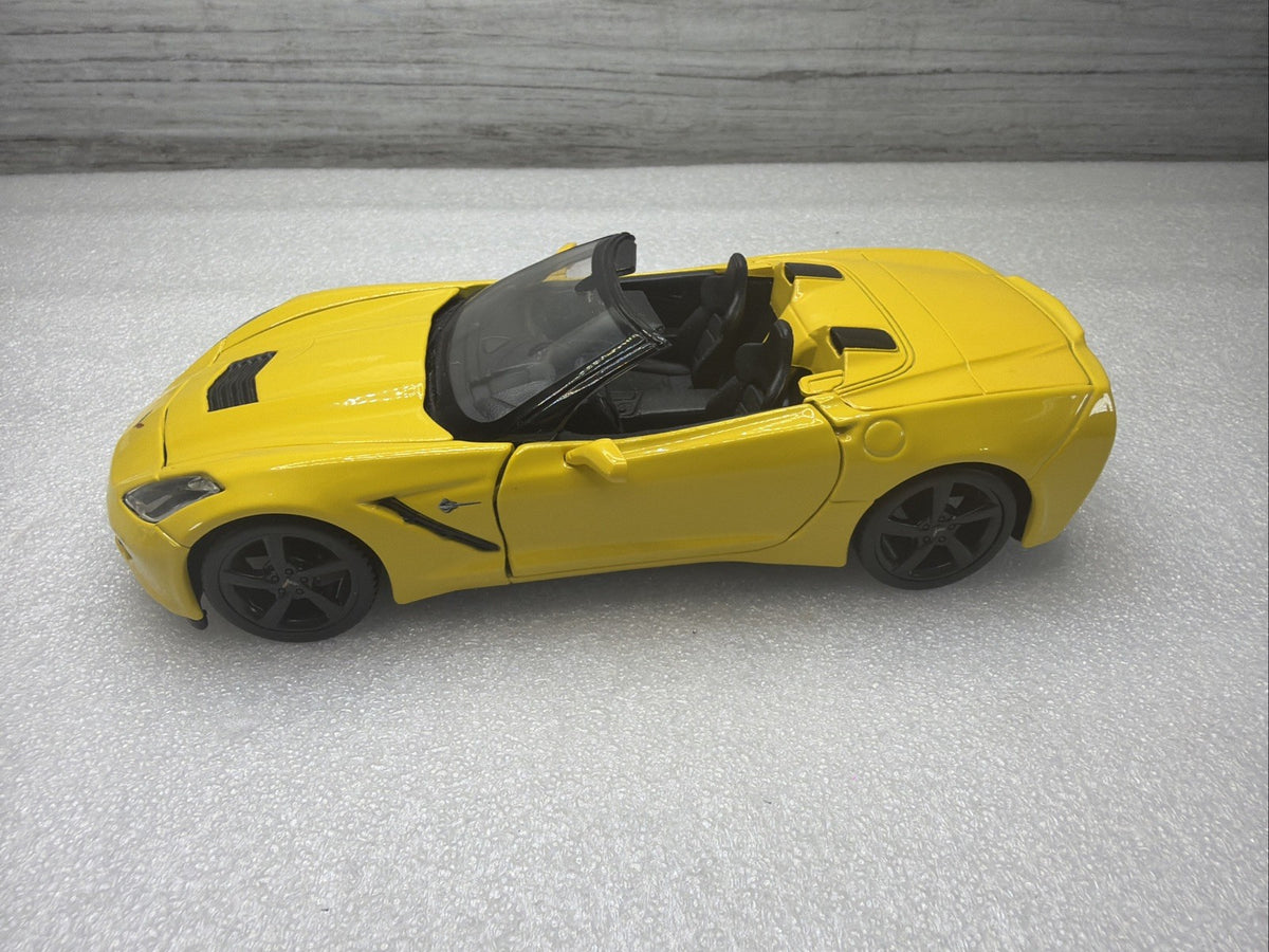 Maisto 2014 Chevrolet Corvette Stingray Yellow 1/24 Scale Diecast Car NoBox Nice8
