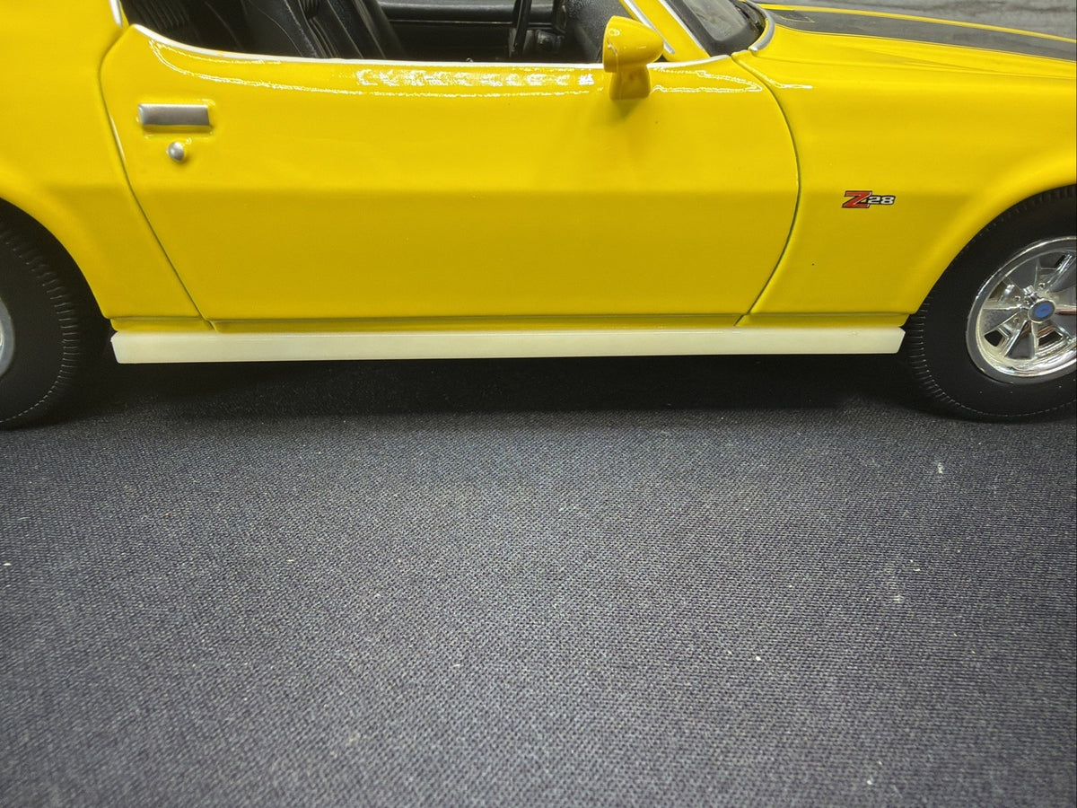 MAISTO 1:18 1971 CHEVY CAMARO Z28 YELLOW/BACK FACTORY CHROME MISSING ERROR? READ7