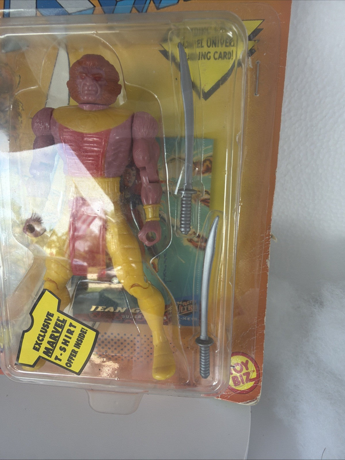 X Men Kylun Action Figure Striking Swords 1994 ToyBiz Marvel Comic Box Damage4