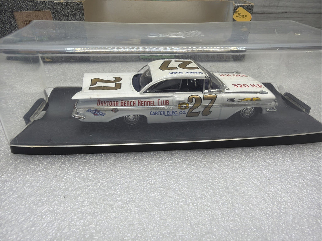 Vitesse 1959 Chevy Impala #27 Junior Johnson - Daytona Beach Club  - 1:43 Damage5