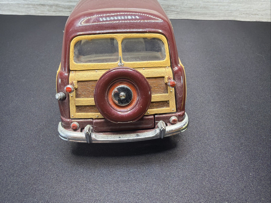 Damaged Franklin Mint Woody Wagon Ford 1949 Acceptable Condition9