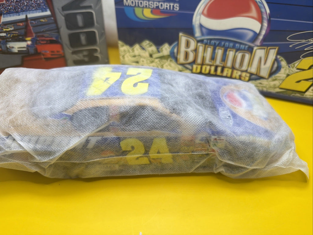 Jeff Gordon #24 - Dupont / Pepsi Billion Dollar 2003 - NASCAR 1/18 Action New LE1