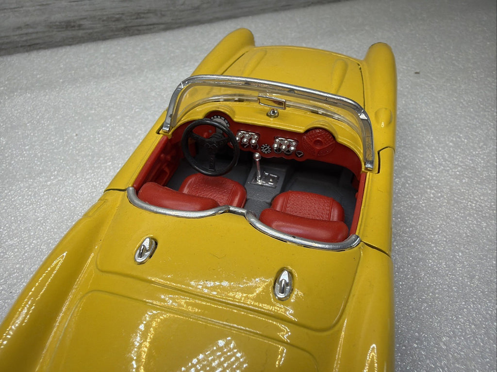 maisto 1/24 1957 chevrolet corvette convertible Nice Car No Box10