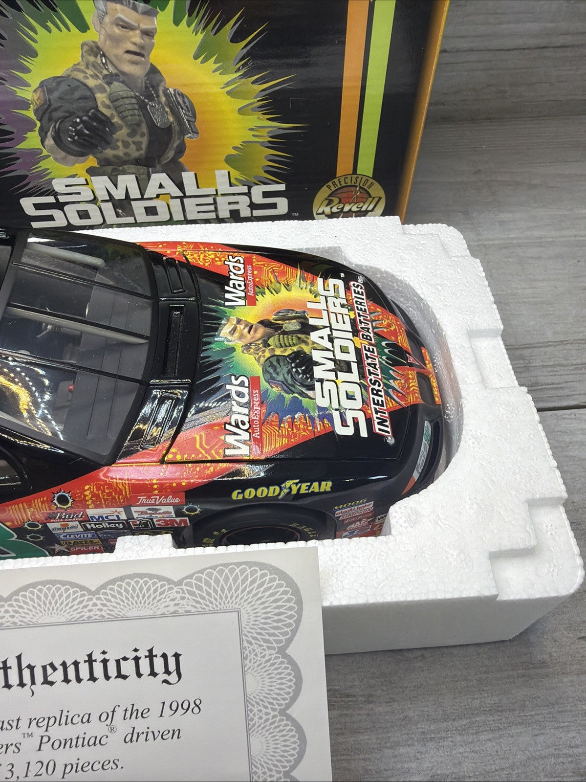 1:18 1998 REVELL #18 INTERSTATE BATTERIES SMALL SOLDIERS BOBBY LABONTE 1 Of 31204