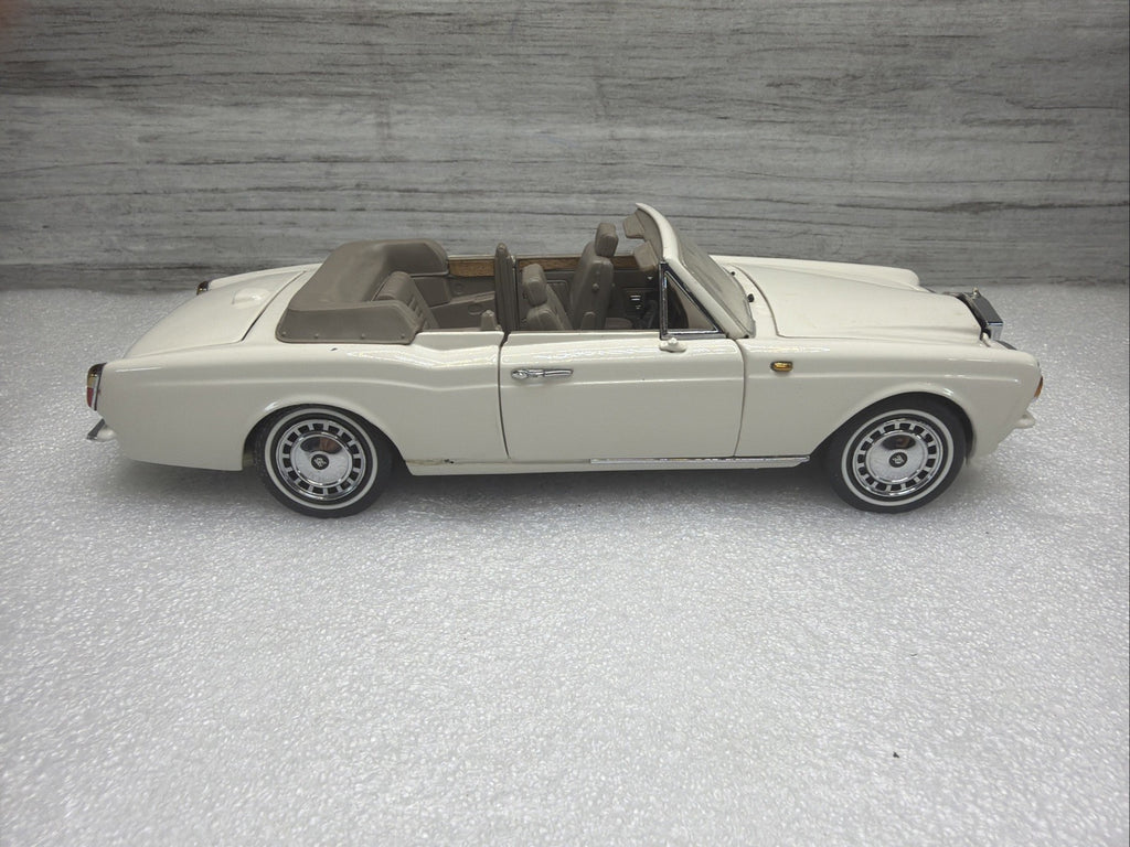 Franklin Mint- 1992 Rolls-Royce Corniche IV Convertible 1/24 Has Damage See Pics0