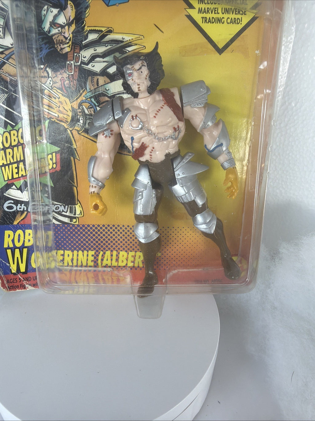 Marvel Uncanny X Men Wolverine Albert 6th Edition Figure ToyBiz 1994 Box Damage3