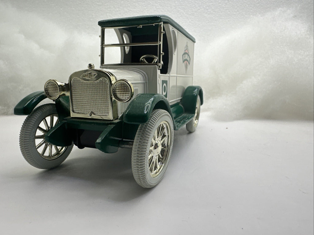 ERTL 1/25 Scale Diecast 2501   1923 Truck Bank   White/Green Used RARE3
