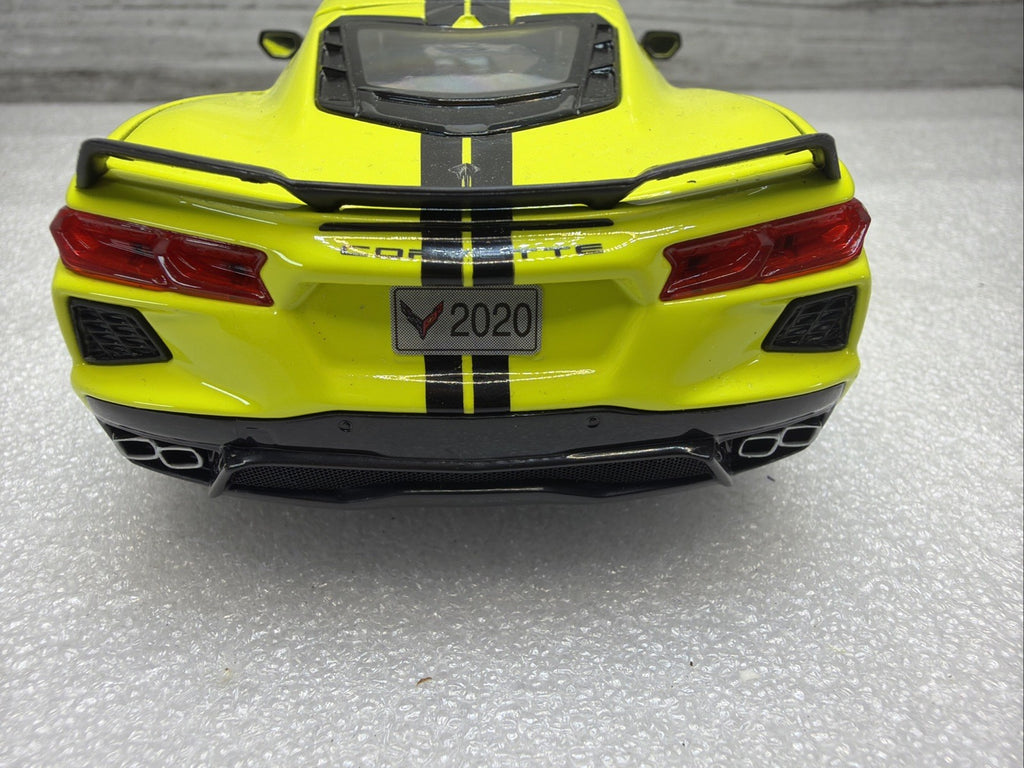 Maisto 2020 Chevrolet Corvette Stingray Z51 Coupe Lime,black Stripes 1/24 No Box12