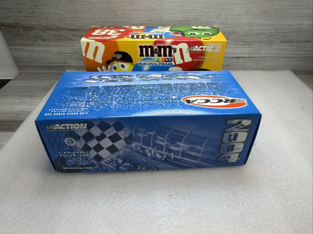 ACTION RCCA Elliott Sadler #38 M&M's 2004 Taurus Club Car 1 of 300 P/N 40233715