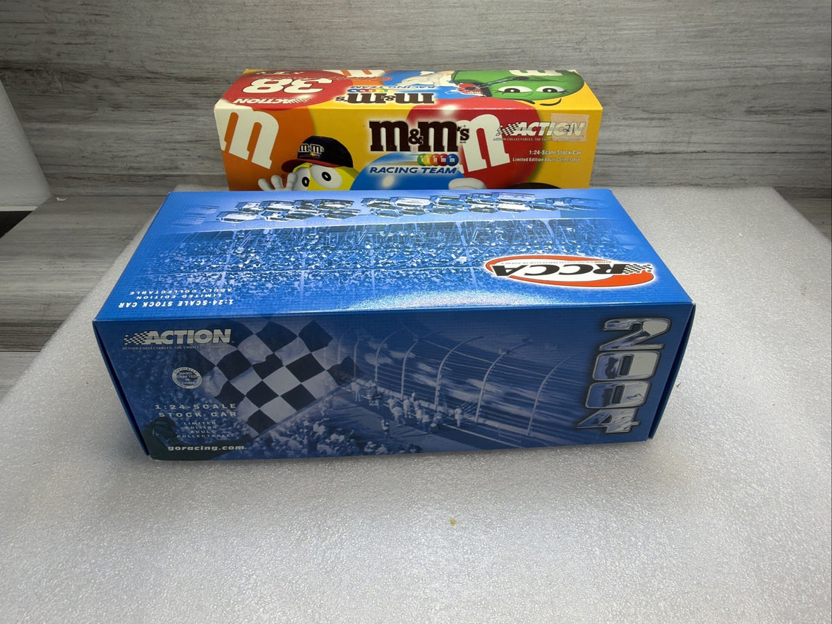 ACTION RCCA Elliott Sadler #38 M&M's 2004 Taurus Club Car 1 of 300 P/N 40233715