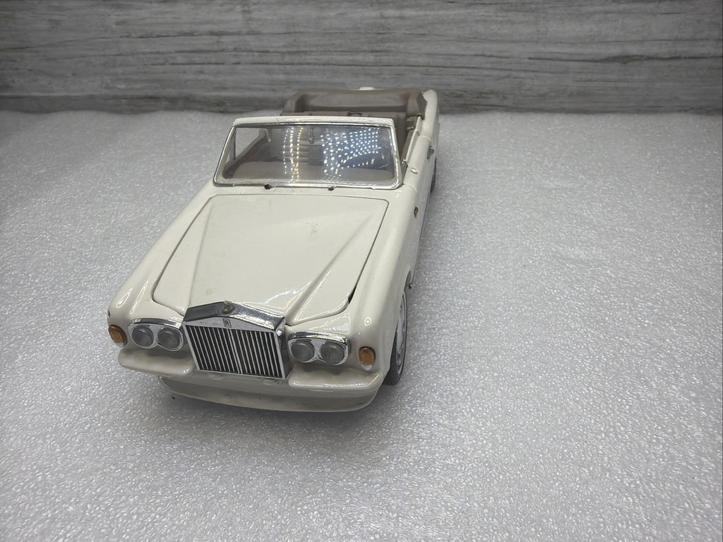 Franklin Mint- 1992 Rolls-Royce Corniche IV Convertible 1/24 Has Damage See Pics8