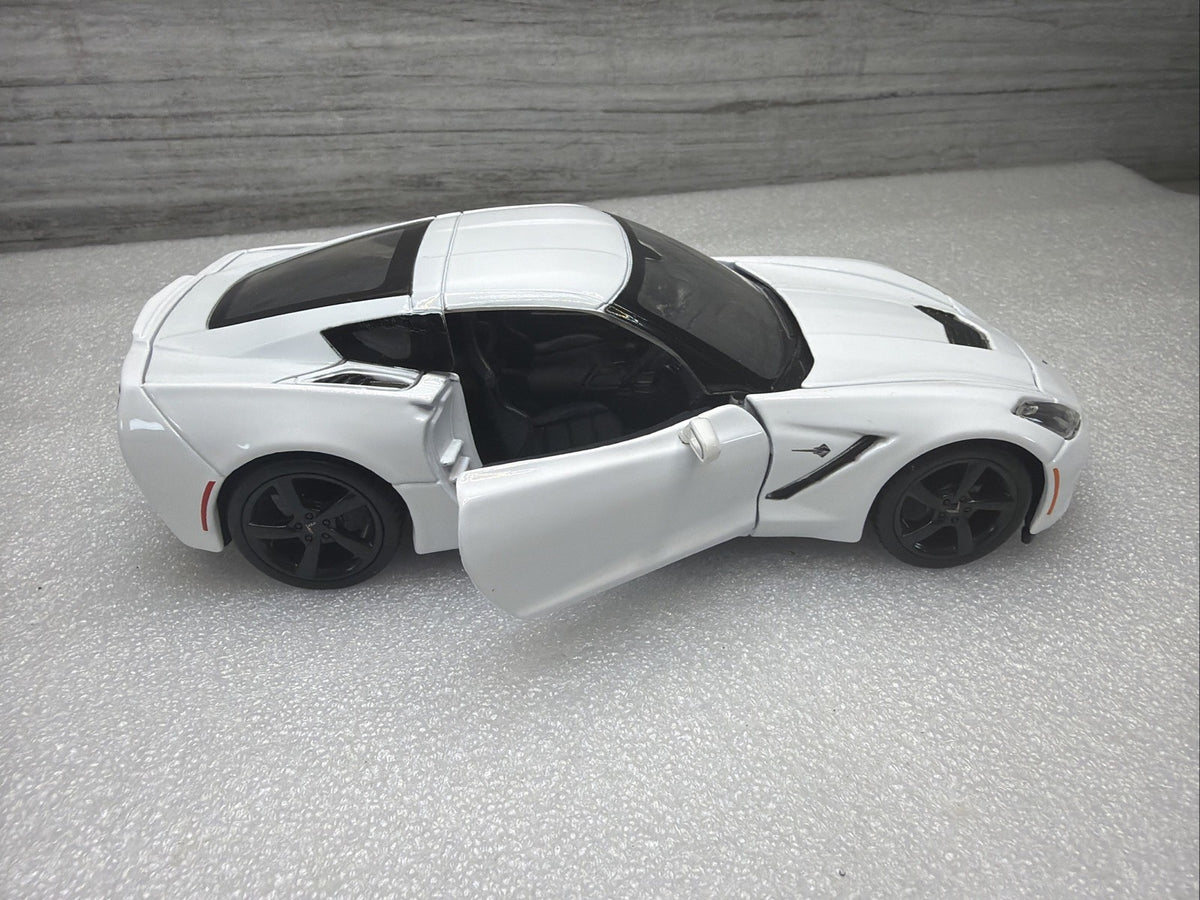 Maisto 2014 Chevrolet Corvette Stingray Grey 1/24 Scale Diecast Car No Box Nice3