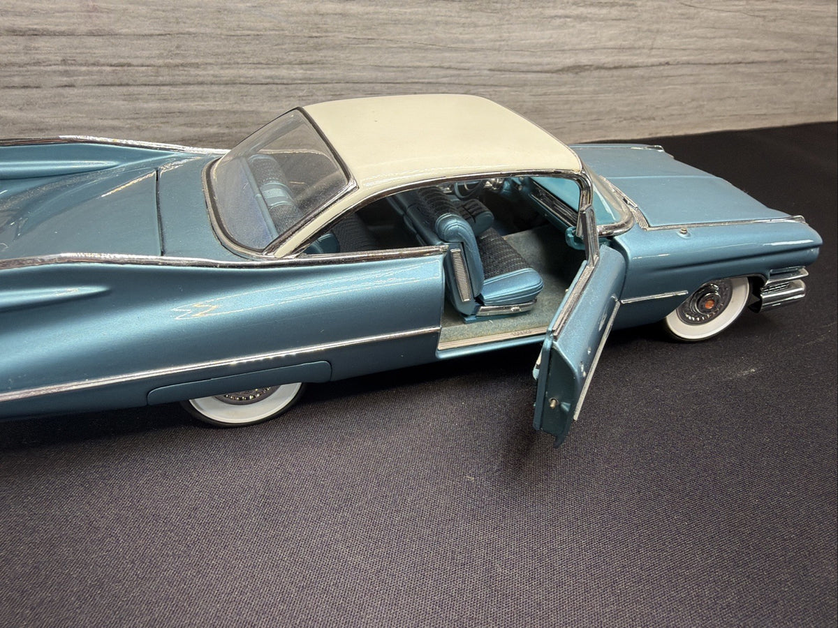 Danbury Mint 1959 Cadillac Coupe de Ville No Box Nice Blue Minor Damage12
