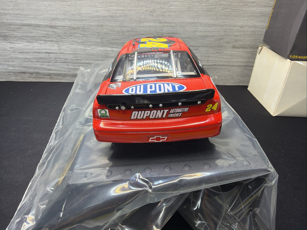 Action 1/24 Jeff Gordon #24 DuPont Jurassic Park 1997 Monte Carlo Elite LE STAND8