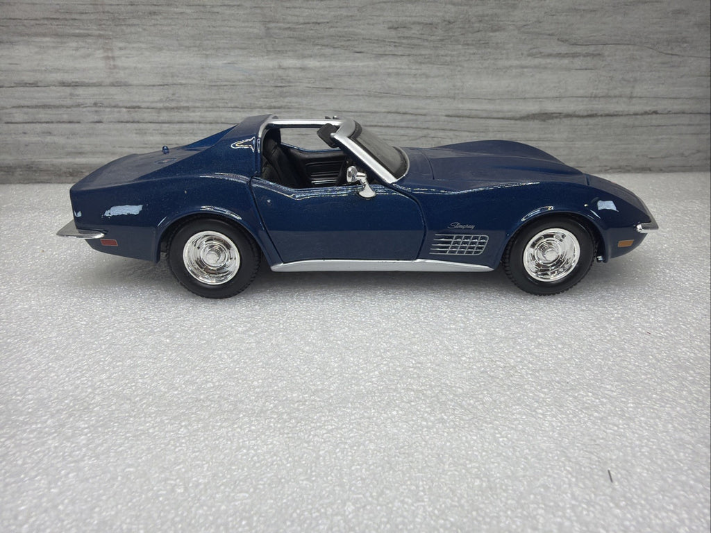 Maisto 1970 Chevrolet Corvette Stingray 1/24 Diecast  Nice Condition No Box0