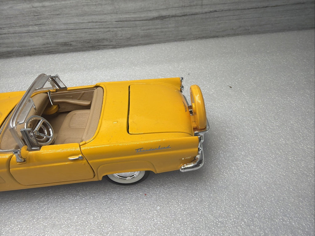 1956 Ford Thunderbird Convertible - Yellow 1:24 Scale Motormax  “show Case”3