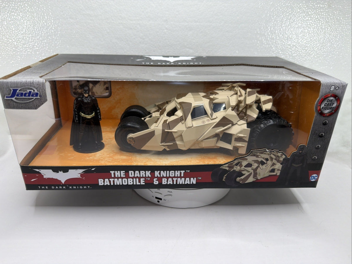 Jada Toys 1: 24 Scale The Dark Knight Batmobile Die-cast Vehicle with Batman0