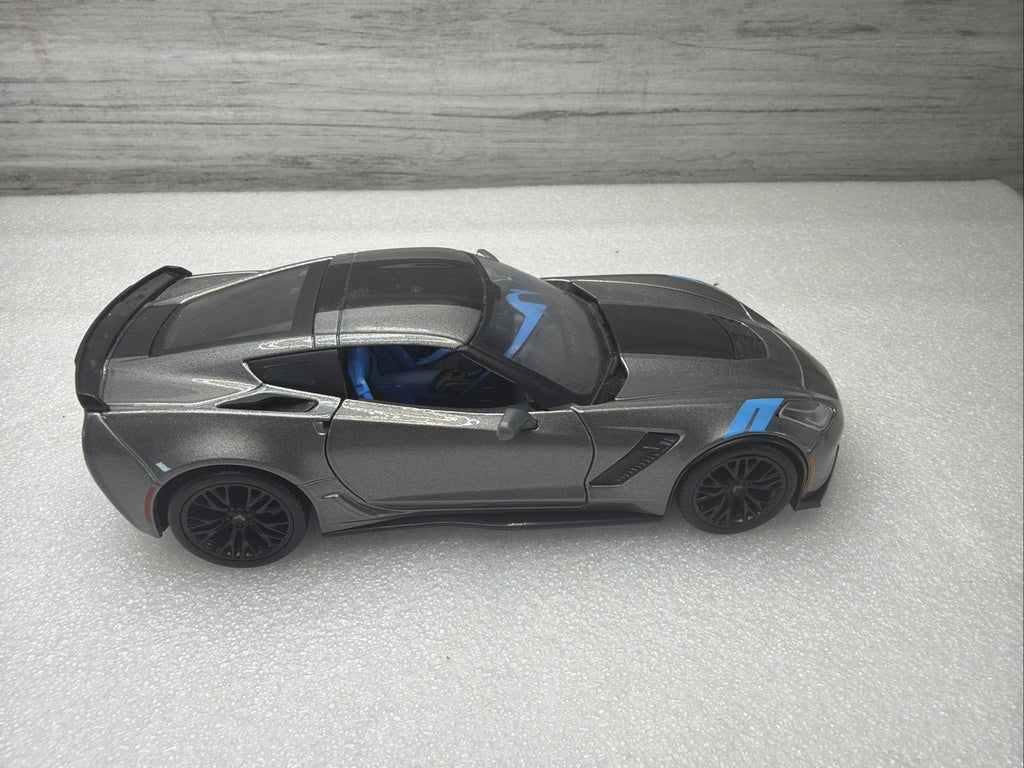 Maisto 2017 Chevrolet Corvette Stingray Grey 1/24 Scale Diecast Car NoBox Nice7