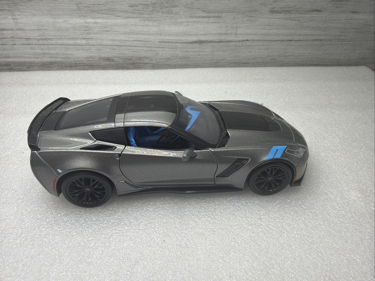 Maisto 2017 Chevrolet Corvette Stingray Grey 1/24 Scale Diecast Car NoBox Nice7