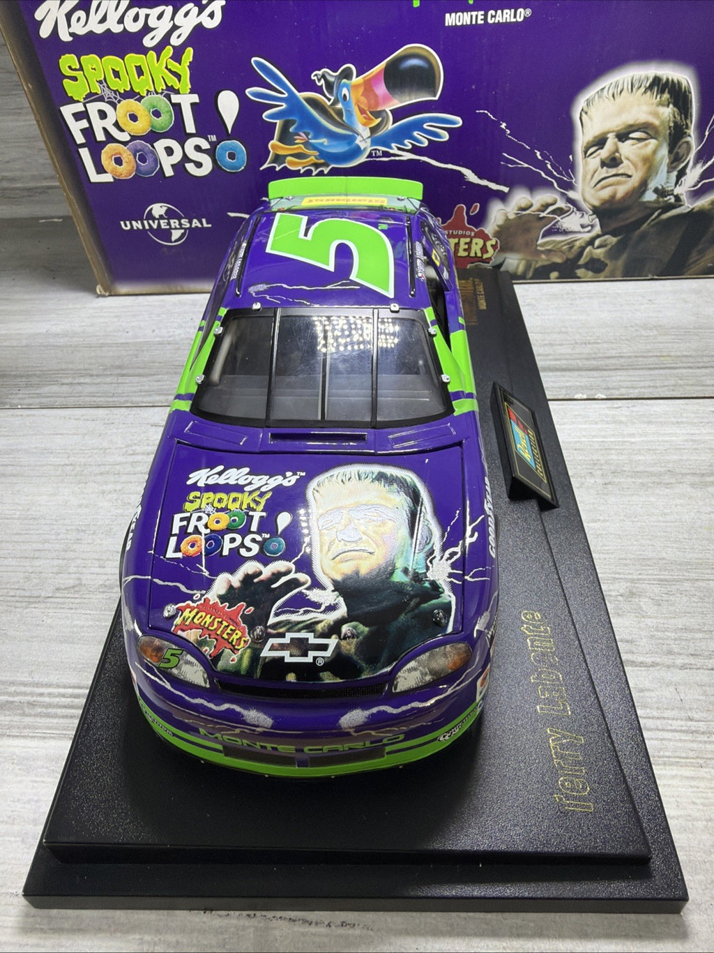 TERRY LABONTE #5 KELLOGGS SPOOKY FROOT LOOPS 1997 1:18 REVELL Box Damage COA5