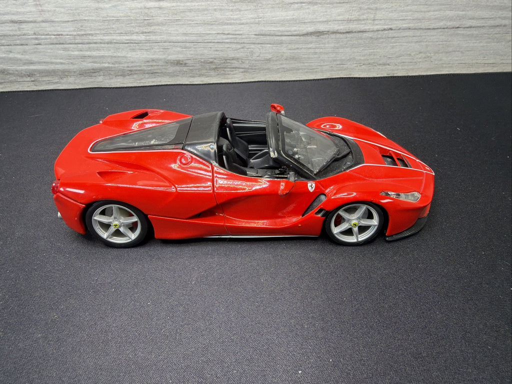 Ferrari LaFerrari F70 Aperta Red Diecast 1:24 Scale Model Car - Bburago 26022RD8